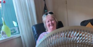 Tineke bij ventilator